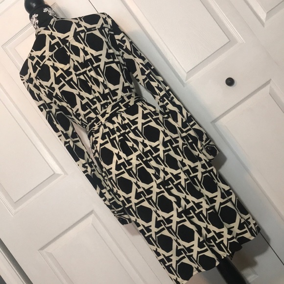 Geometric Sheath Dress with Belt - Picture 5 of 7